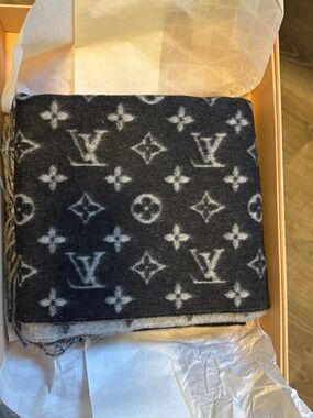 Brand New, Louis Vuitton All About Monogram Scarf Black Pure Wool